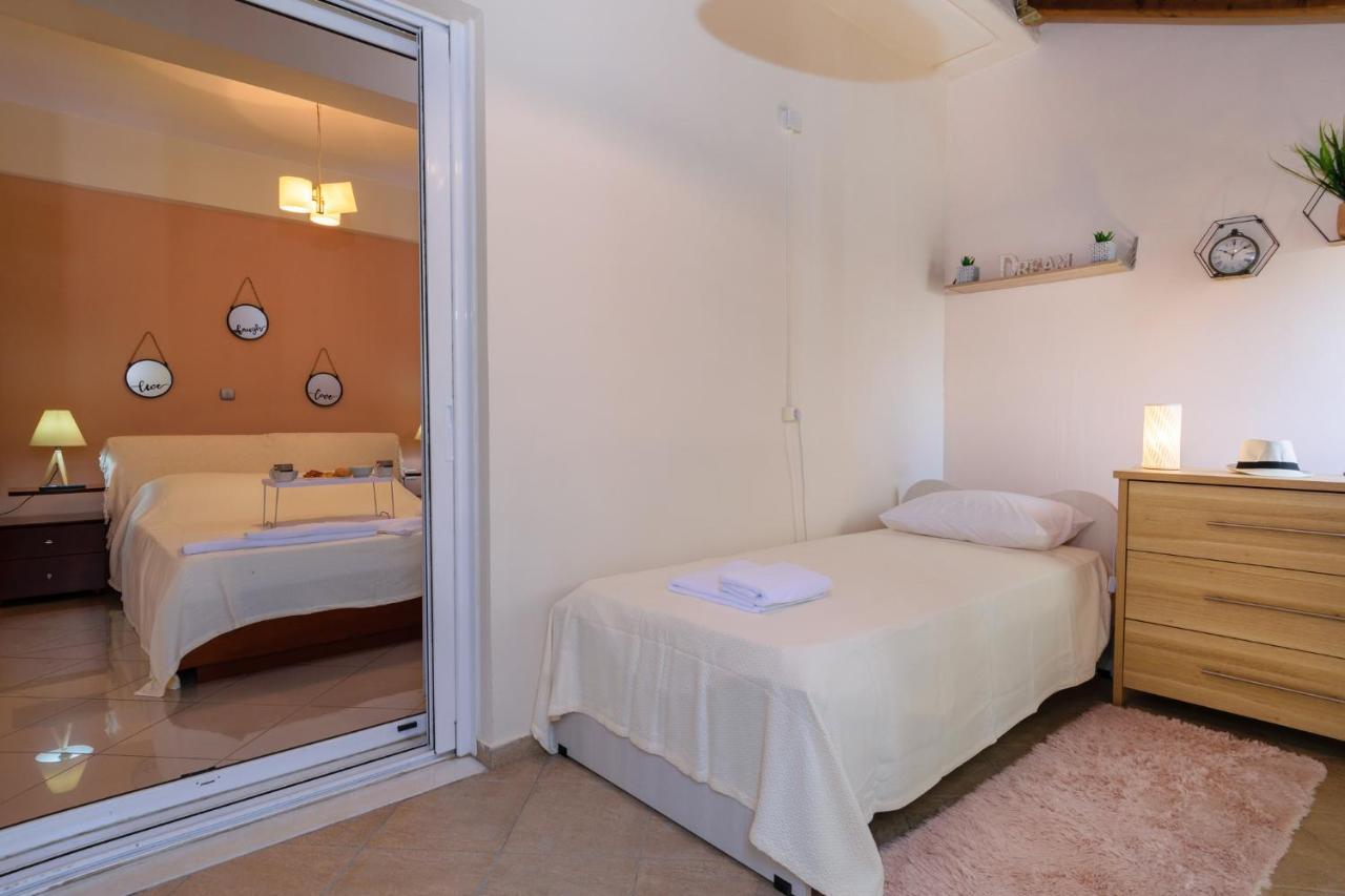 Penthouse In Quiet Neighborhood Near Sandy Apartament Chania (Crete)